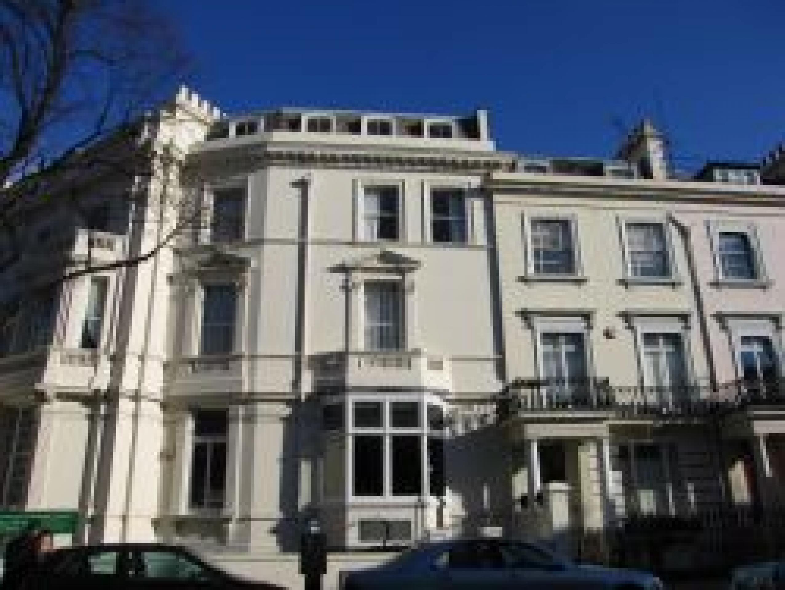 			new on!, 2 Bedroom, 1 bath, 1 reception Flat			 Pembridge Villas, NOTTING HILL W11 W11